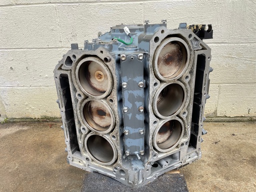 [010347] 2004 Suzuki 225HP 4 Stroke Outboard Short Block Crankcase Assembly 11301-93J11