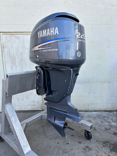 [054916] 2005 Yamaha 225 HP 4 Stroke Outboard Engine Complete {mpn} OEM