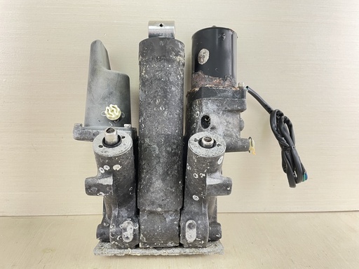 [010028] 855998A07 Mercury 135 - 250 HP Power Trim Tilt Unit Assembly Outboard