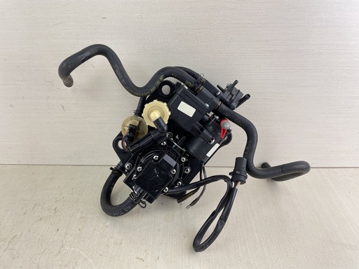 [010057] 2001 Johnson Evinrude 115HP 2 Stroke VRO Fuel Pump Assembly With Primer 5007420