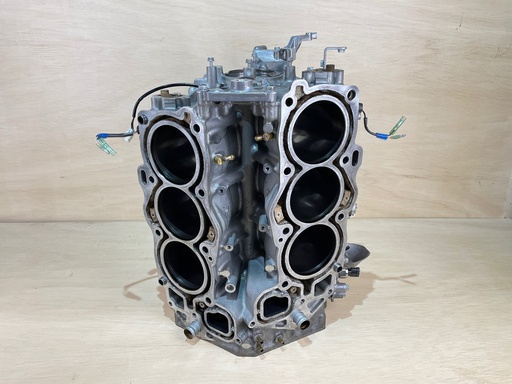 [3351] 2015 Yamaha Vmax 250HP Cylinder Block CrankCase Assembly 6CB-W009B-06-00