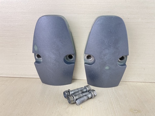[010154] 2001 Yamaha 100HP 4 Stroke Outboard Lower Side Mount Cover 67F-44553-00-4D