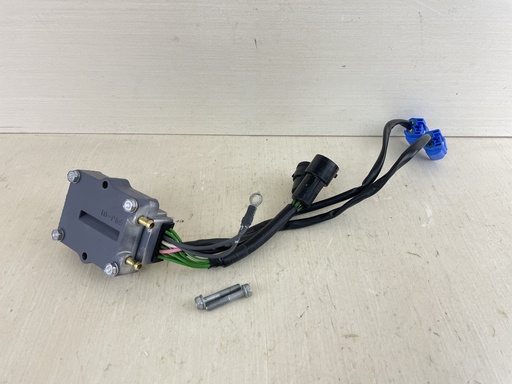 [010688] 2003 Yamaha 200 225 HP 4 Stroke Outboard Rectifier & Regulator Assembly 69J-81960-10-00