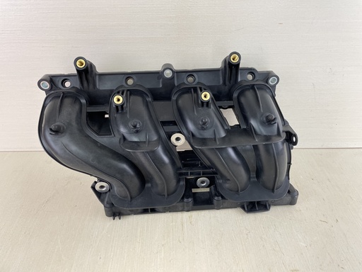 [010616] 04 - 2014 Yamaha 150HP 4 Stroke Outboard Intake Manifold 63P-13641-00-00