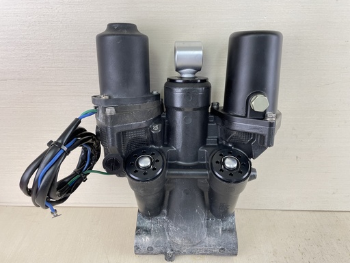 [009384] 04 + Yamaha 150HP 4 Stroke Outboard Power Trim Tilt Unit 63P-43800-23-00