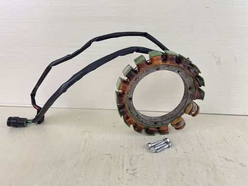 [011093] 2001 Yamaha 225HP 2 Stroke Outboard Stator Assembly 61A-85510-02-00
