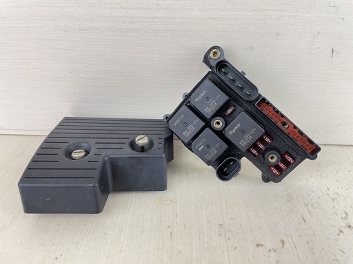 [010828] Johnson Evinrude Ficht Power Distribution Panel Fuse Block With Cover 0586754
