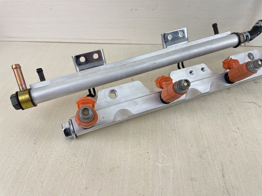 [011239] 2003 suzuki 115HP 4 Stroke Fuel Injector Set With Fuel Cooler 15710-65D00