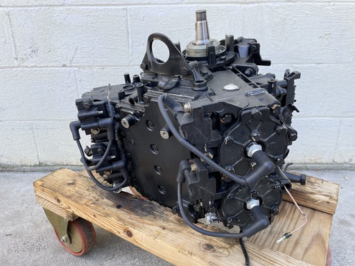 [011188] 1989 Johnson Evinrude 88 90 HP 2 Stroke Outboard Powerhead Crankcase 0431659