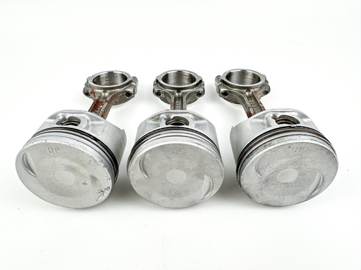 [010415] 2002 Yamaha 60HP 4 Stroke Outboard Piston & Connecting Rod Assembly Set 3 62Y-11650-10-00