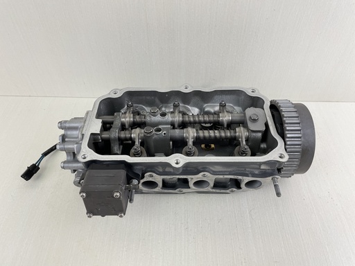 [011433] 2004 Honda 25 30 HP 4 Stroke Outboard Cylinder Head 12200-ZW2-405ZA
