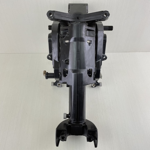 [011249] 2011 Suzuki 25HP 4 Stroke Outboard Mid Section Swivel Bracket With Clamps 20"