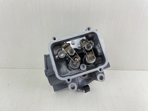 [011256] 2011 Suzuki 25HP 4 Stroke Outboard Right Starboard Cylinder Head 11110-95J00