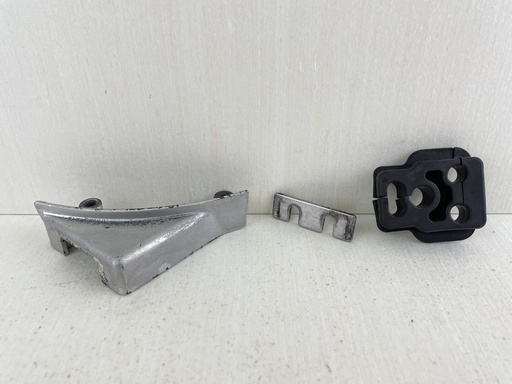 [011850] 97-2006 Honda 75 90 HP Outboard Cable Cover Plate 40151-ZW1-000ZA