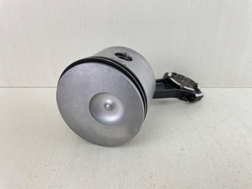 [011757] 2004 Evinrude 75 90 HP Etec Outboard Piston & Connecting Rod 5005733