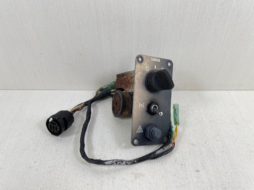 [012033] Yamaha Outboard Single Engine Key Switch With Key - Used