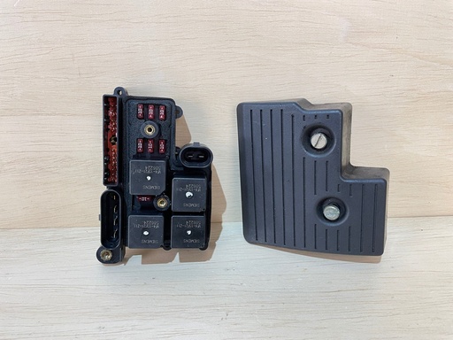 [3224] 2002 Evinrude Ficht 200HP Power Distribution Panel 0586754