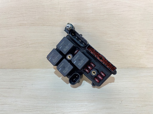 [3211] 2000 Evinrude Ficht 225HP Power Distribution Panel 0586754 - Stuck Bolt