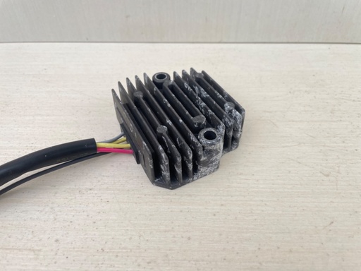 [014922] 2002 Yamaha 30HP F30 4 Stroke Rectifier & Regulator Assembly 65W-81960-10-00