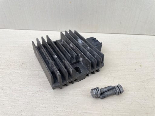 [014887] 2006 Yamaha 115HP 4 Stroke Outboard Rectifier & Regulator Assembly 68V-81960-10-00