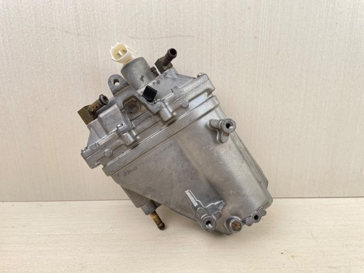 [014757] 2003 Yamaha 115HP F115 Outboard VST Float Chamber Assembly 68V-14180-01-00