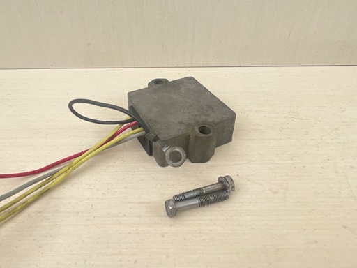 [014706] 2000 Yamaha 40HP 4 Stroke Outboard Rectifier & Regulator Assembly 65W-81960-00-00