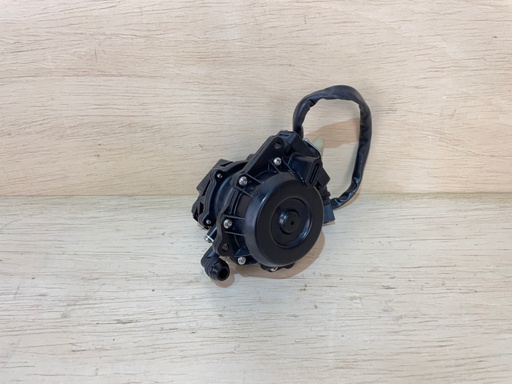 [3487] 2004 Johnson 115HP Outboard Engine Fuel Pump Assembly 5004558