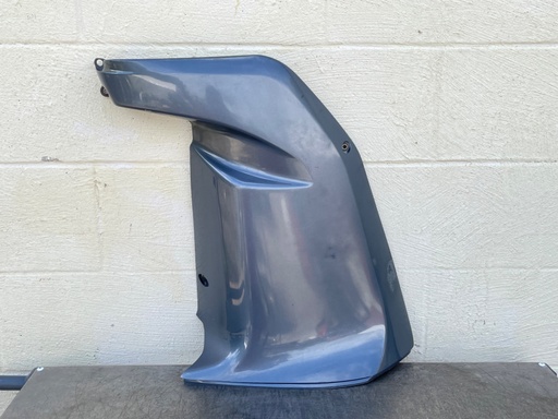 [015962] 2003 Yamaha 225 HP 4 Stroke Outboard Lower Apron Cowling Starboard 69J-42771-00-8D OEM