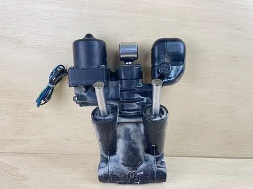 [3505] 1995 Johnson 60HP Outboard Engine Power Trim & Tilt Assembly 0434395