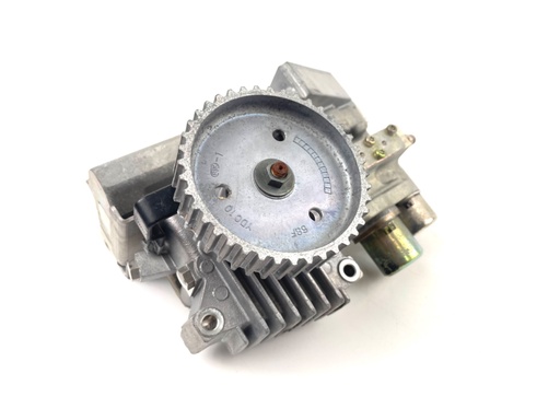 [016078] 2003 Yamaha 150 HP 2 Stroke HPDI Fuel Injection Pump 68F-12170-01-00 - Parts