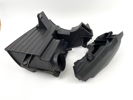 [016220] 2008 Suzuki 90 HP 4 Stroke Outboard Intake Air Silencer Assembly 13810-90J00 OEM