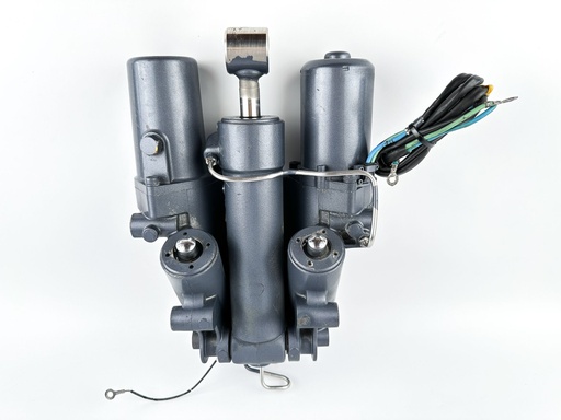 [075940] 2004 Yamaha 225 HP 4 Stroke Outboard Power Trim Tilt Unit {mpn} OEM