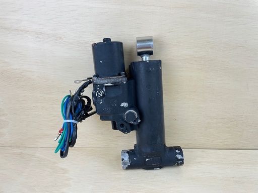 [3589] Evinrude Etec 70 90 115 130 HP Outboard Trim & Tilt Assembly 5005756 5008949