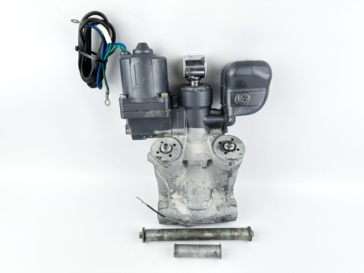 [078323] 2002 Yamaha 200 HP 2 Stroke Outboard Power Trim Tilt Unit {mpn} OEM