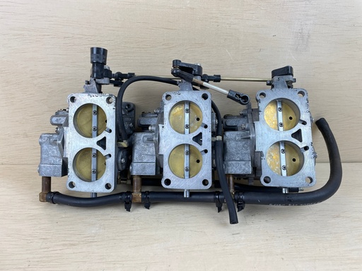 [3785] 2004 Mercury 200HP Outboard Engine Carburetor Setup Top Middle Bottom 828272T73