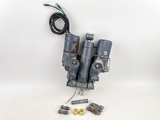 [019337] 1996 Yamaha 115 HP 2 Stroke Outboard Power Trim Tilt Unit 6G5-43800-06-4D OEM