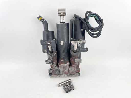 [020519] 1989 Mercury 150 HP 2 Stroke Outboard Power Trim Tilt Unit 3 Wire - Needs Motor