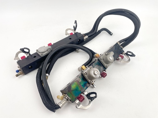 [020822] 2001 Mercury 225 HP 2 Stroke Outboard Fuel Injector Set W/ Rail 884429A8 OEM