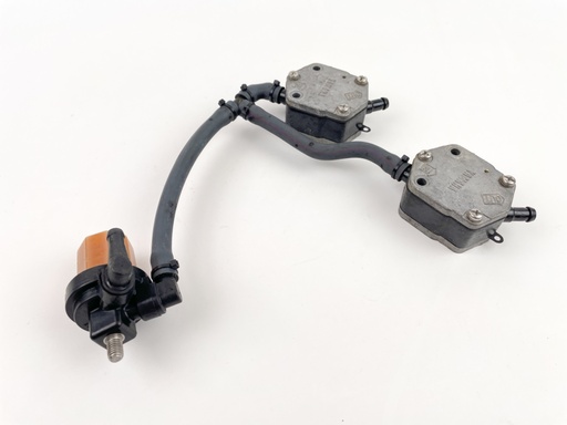 [021754] 2002 Yamaha 150 HP 2 Stroke Outboard Fuel Pump W/ Filter Assembly 6E5-24410-03-00 OEM