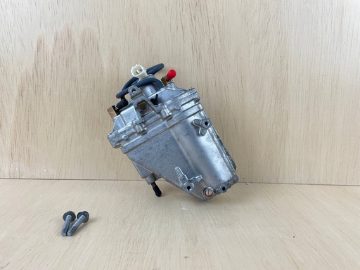 [3882] 2003 Yamaha 115HP F115 Outboard VST Float Chamber Assembly 68V-14180-01-00