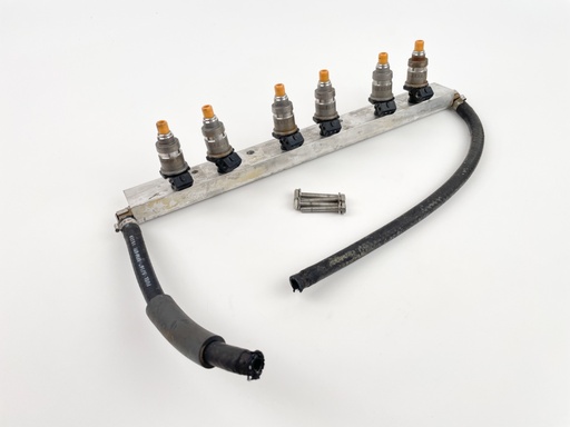 [021631] 2000 Yamaha 250 HP 2 Stroke Outboard Fuel Injector Set W/ Rail 65L-13761-00-00 OEM