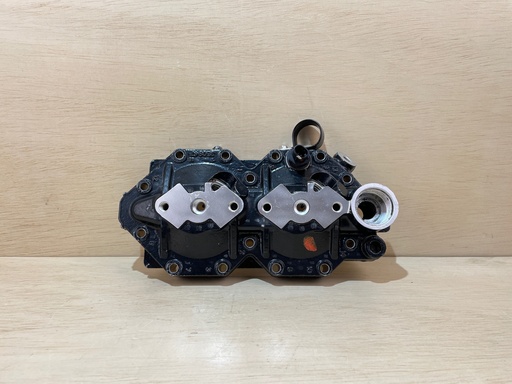 [3715] 2007 Evinrude 115HP Etec Outboard 2 Stroke Left Port Side Cylinder Head 5006257
