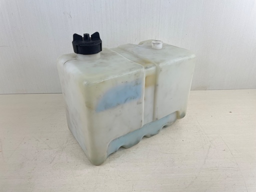 [014462] Yamaha Outboard Remote 2 Stroke Oil Tank Assembly Tank 2.8 Gallons 10L