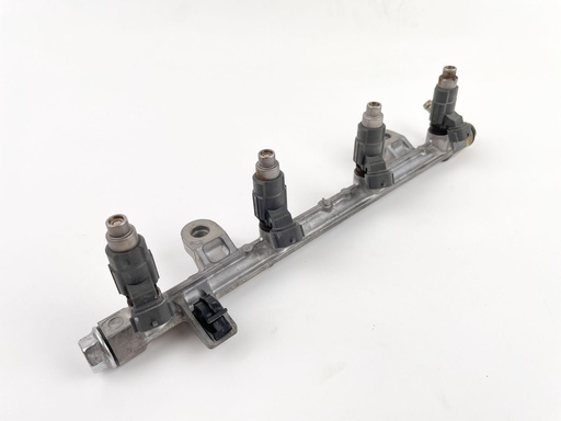 [024118] 2002 Suzuki 60 HP 4 Stroke Outboard Fuel Injector Set W/ Rail 15710-99E00 OEM