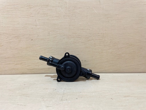 [3724] 2007 Evinrude 115HP Etec 2 Stroke Outboard Fuel Lift Pump Assembly 5007174