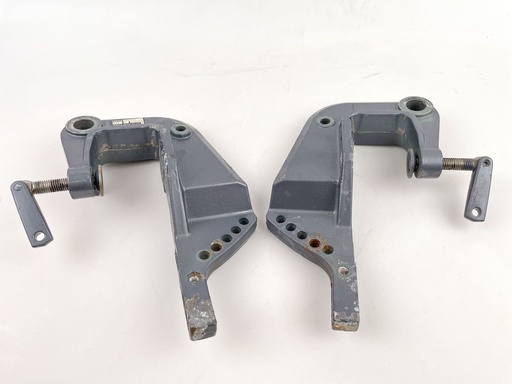 [029457] 1995 Yamaha 40 HP 2 Stroke Outboard Clamp Bracket Pair 6H4-43111-05-4D OEM