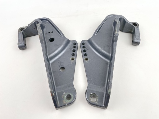 [029538] 1997 Yamaha 40 HP 2 Stroke Outboard Clamp Bracket Pair 63D-43111-00-4D OEM