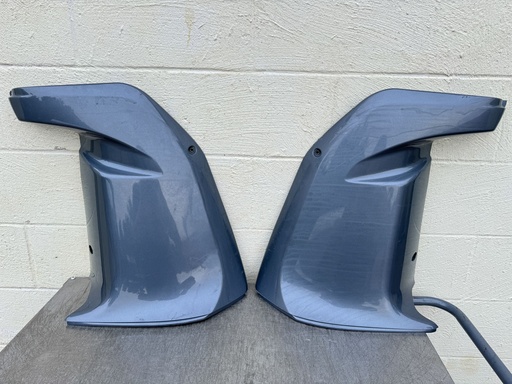 [031665] 2005 Yamaha 225 HP 4 Stroke Outboard Lower Apron Cover 69J-42741-00-8D OEM