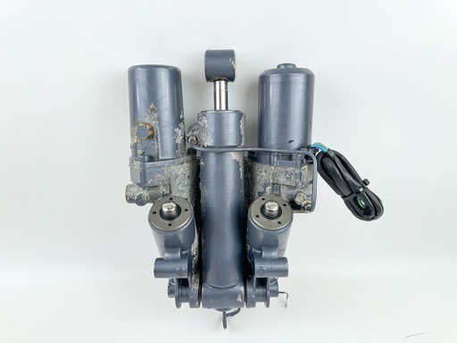 [031625] 2005 Yamaha 225 HP 4 Stroke Outboard Power Trim Tilt Unit 69J-43800-01-4D OEM