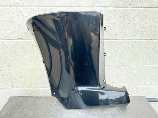 [033561] 2007 Suzuki 200 HP 4 Stroke Outboard Lower Apron Cowling Starboard 61811-93J40-0EP OEM